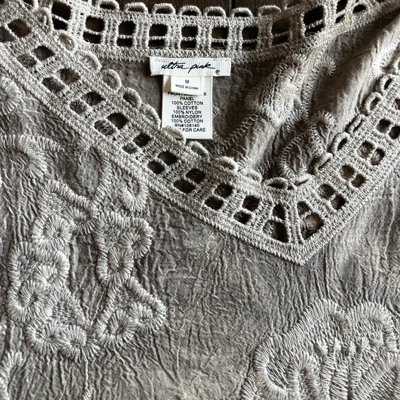 Ultra Pink Cotton lace boho blouse - Picture 3 of 3